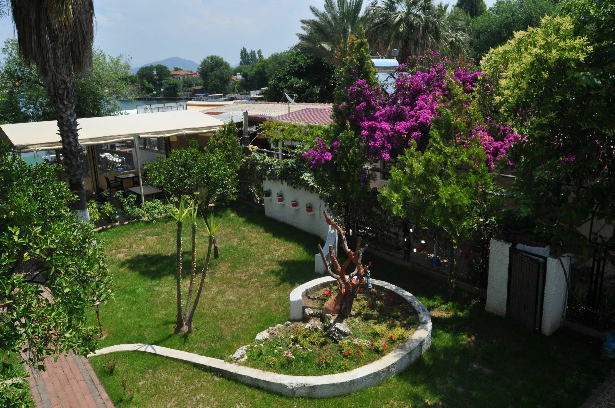 Longhouse Inn Hotel Dalyan Exterior photo